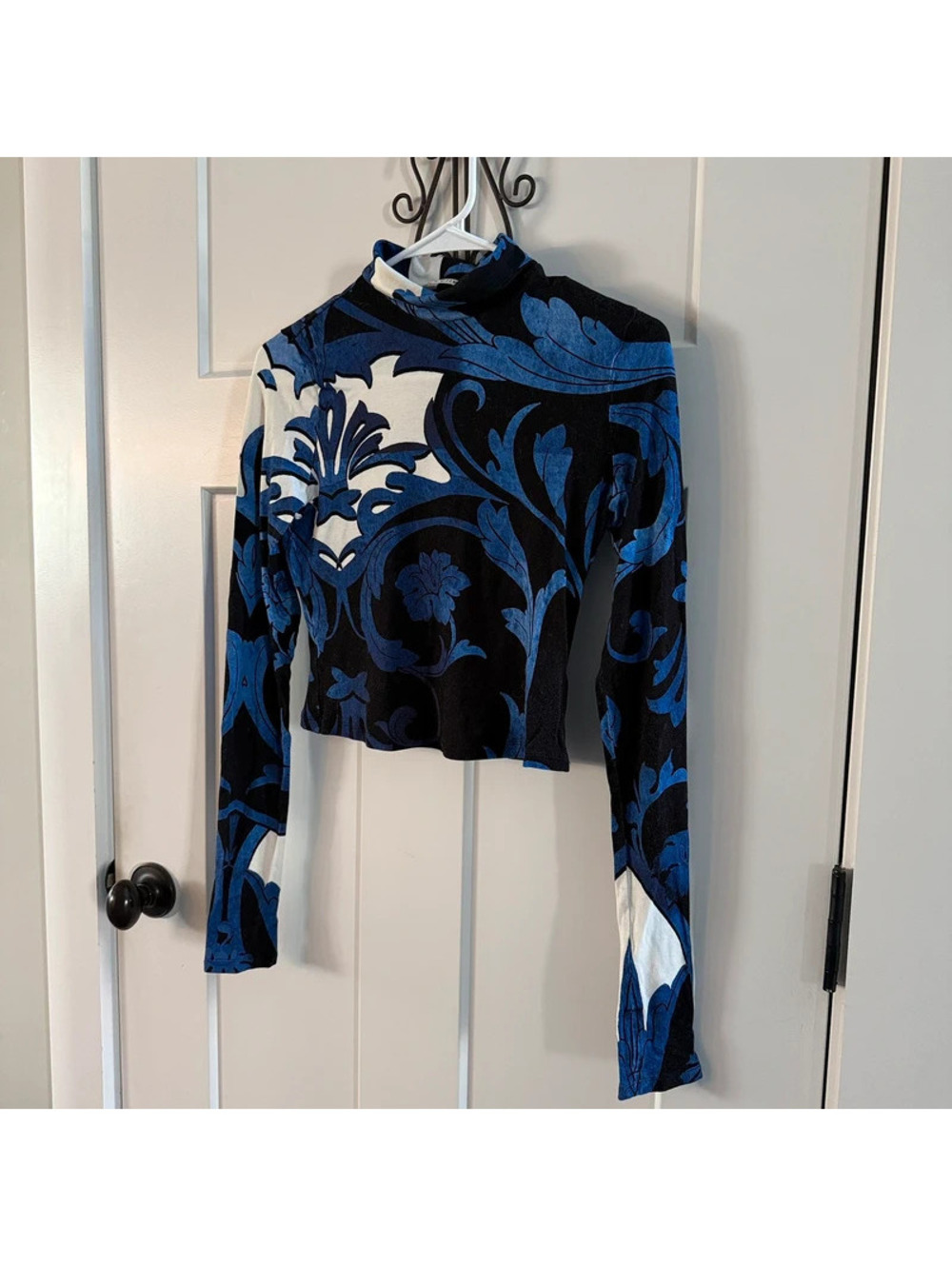 Alice + Olivia Delaina Cropped Turtleneck Top XS Regal Retreat Blue Baroque